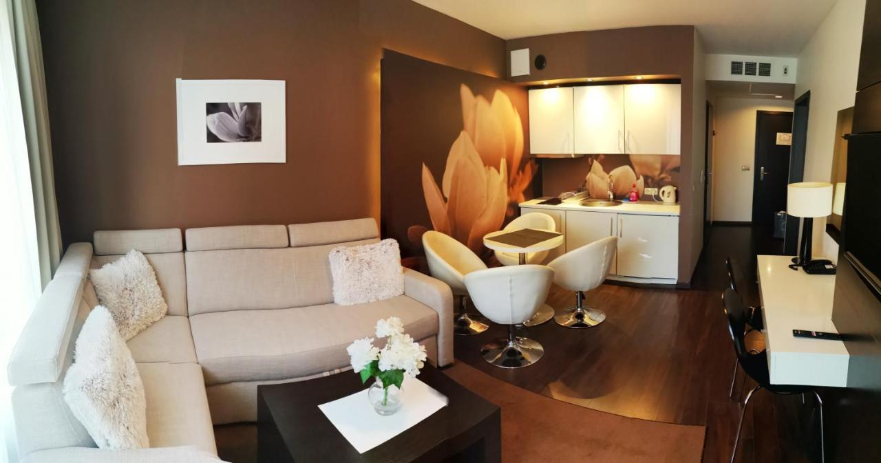 Apartament Prywatny Salon Z Aneksem Kuchennym I Sypialnia W Hotelu Diva Kolobrzeg Exterior photo